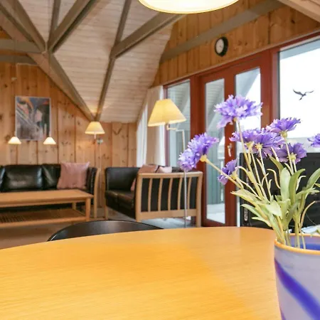 Ferienhaus Serene Seaside Retreat In Haurvig-By Traum *